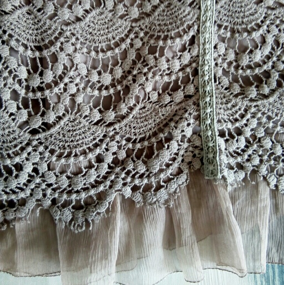 Blue tassel sold @Anthropologie crochet skirt - Picture 3 of 7